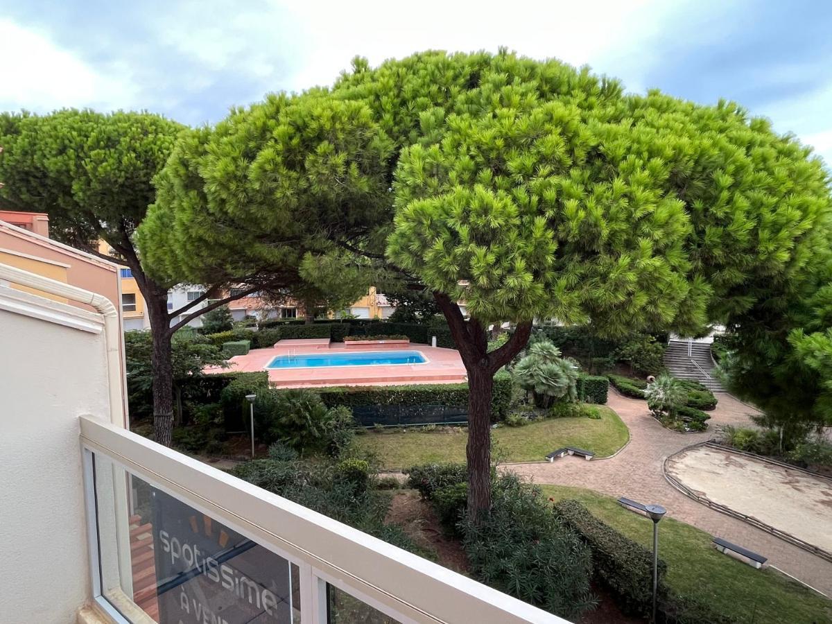 Duplex Meuble Avec Terrasse Dans Residence Avec Piscine Agde Exterior photo